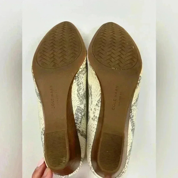 COLE HAAN The Go-to Wedge Chalk Python Snake  Print- Size 8.5 - Picture 13 of 16